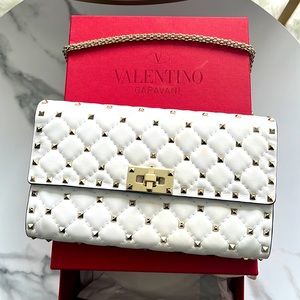 VALENTINO GARAVANI
Rockstud Spike Small leather bag